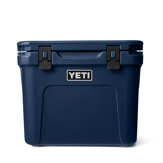 YETI Roadie 32 Wheeled Cooler | Navy